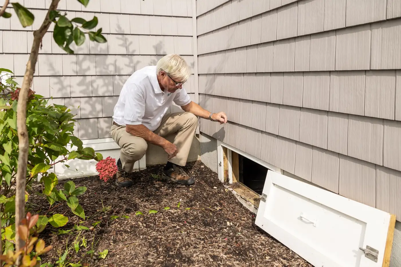 radon inspection in Jacksonville home crawl space
